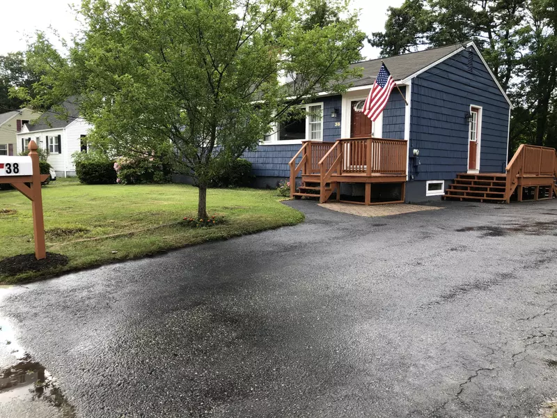 38 Merrymeeting RD, Brunswick, ME 04011