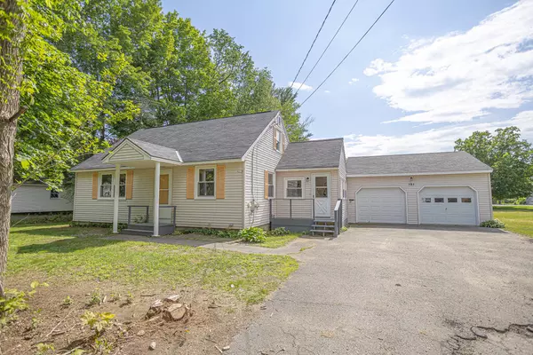 131 Moore AVE, Farmington, ME 04938