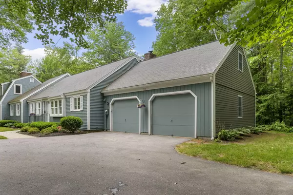 Falmouth, ME 04105,77 Applegate LN #77