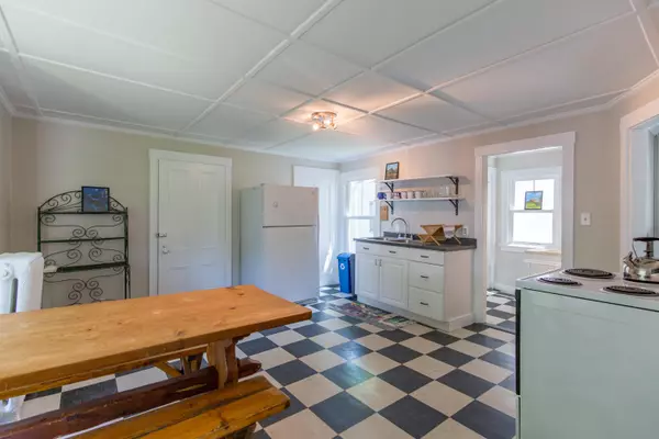 Brunswick, ME 04011,41 Harpswell RD