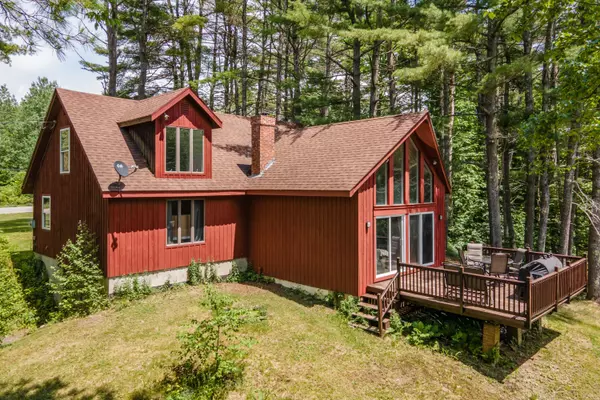 288 Stream RD, Winterport, ME 04496