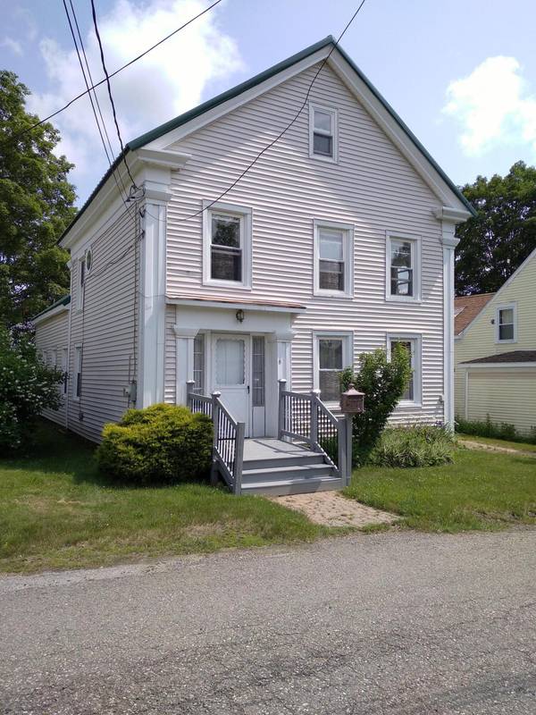 8 Myrtle ST, Richmond, ME 04357