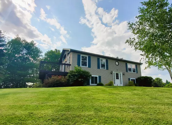 21 Railroad DR, Sabattus, ME 04280