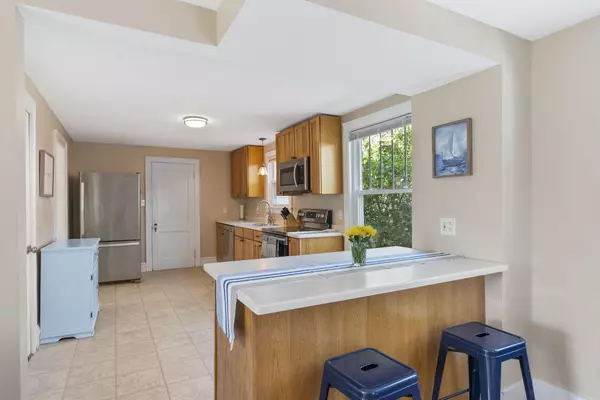 South Portland, ME 04106,6 Arlington RD