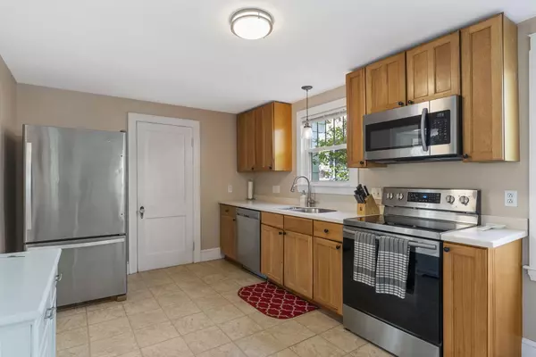 South Portland, ME 04106,6 Arlington RD