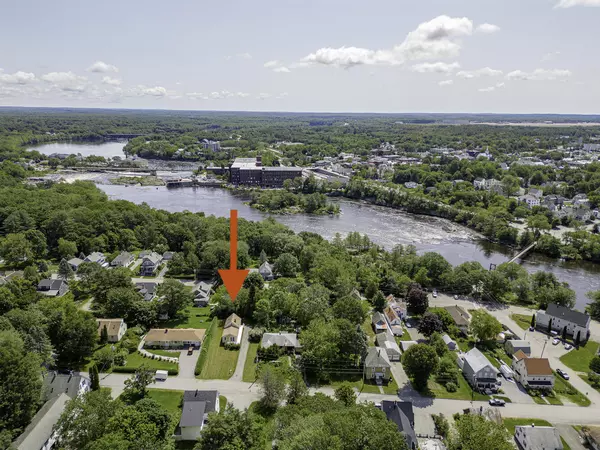 Topsham, ME 04086,30 Prospect ST