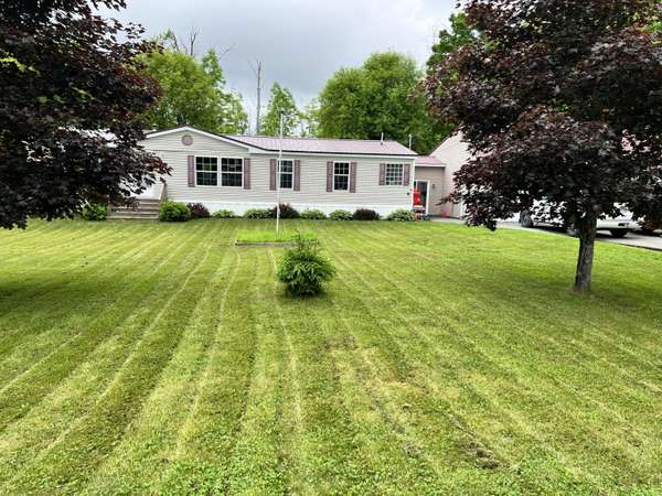 36 Davis ST, Dover-foxcroft, ME 04426