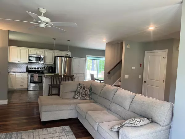 Sidney, ME 04330,5 Johns WAY