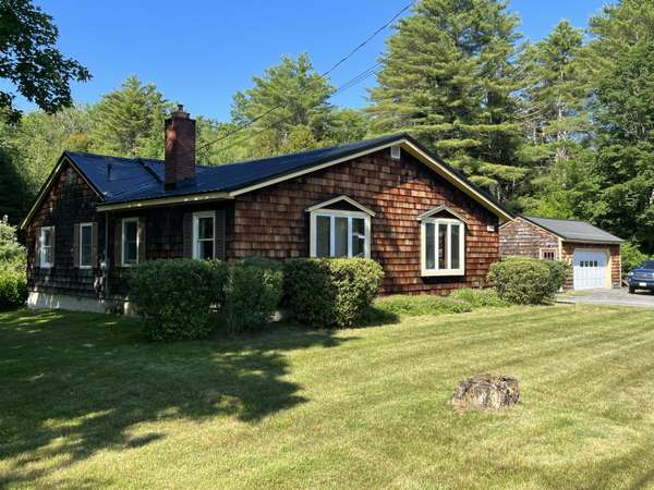 297 Minot AVE, Minot, ME 04258