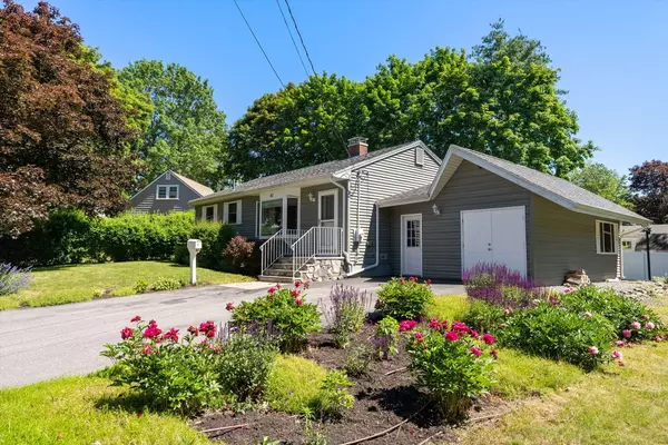 40 Coach RD, South Portland, ME 04106