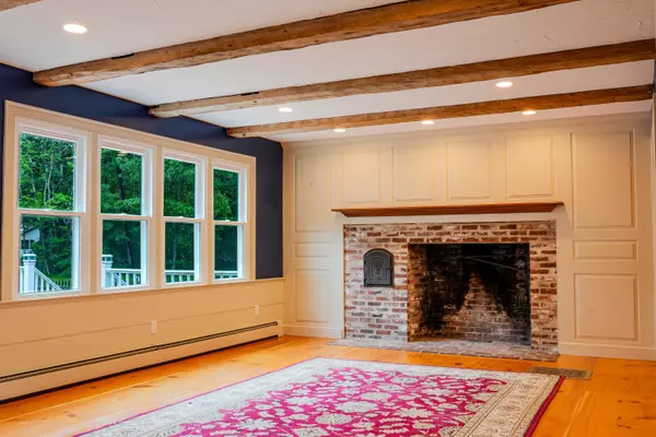 Brunswick, ME 04011,4 Sagamore LN