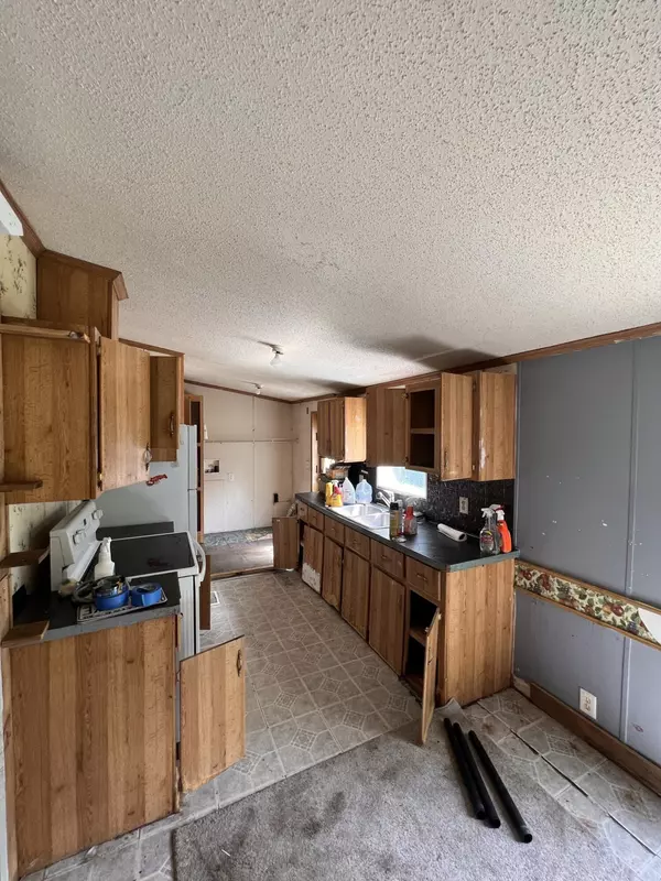 Waldoboro, ME 04572,1291 Union RD