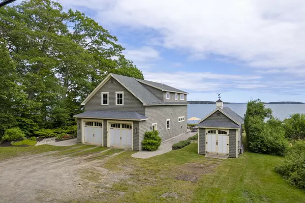 Freeport, ME 04032,707 Wolfes Neck RD