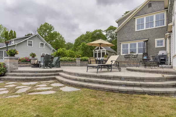 Freeport, ME 04032,707 Wolfes Neck RD