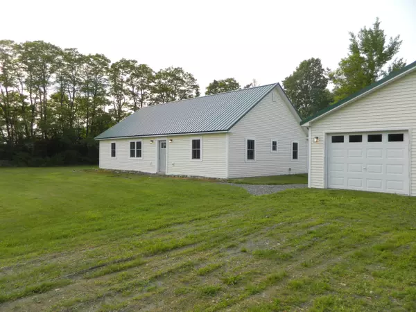 Kenduskeag, ME 04450,946 Grant RD