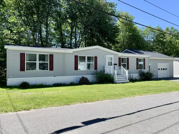 5 Stanley DR, Lisbon, ME 04250