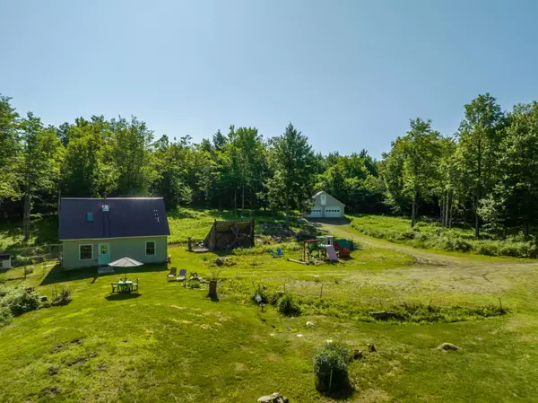 Newport, ME 04953,185 Durham Bridge RD