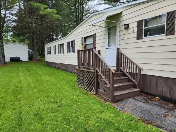 Waterville, ME 04901,74 Heather DR