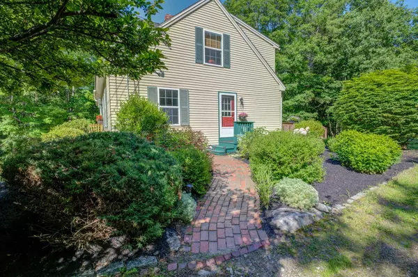 Raymond, ME 04071,191 Valley RD