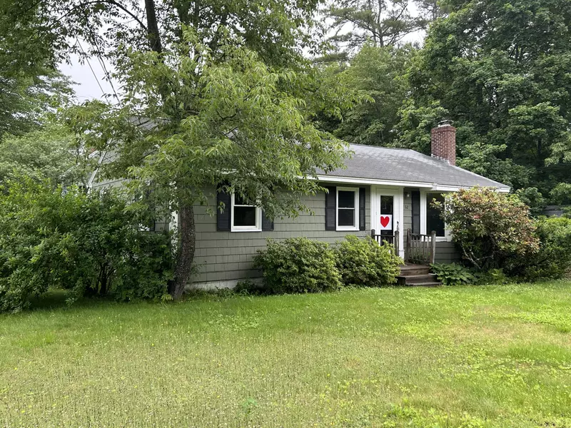 62 Deacon RD, Yarmouth, ME 04096