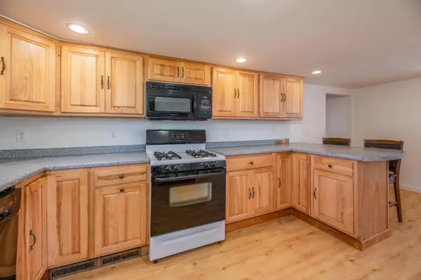 Oakland, ME 04963,129 High ST