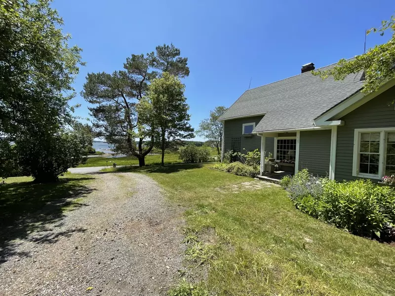 104 River RD, Cushing, ME 04563