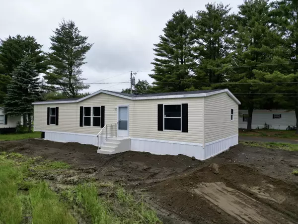 91 Patriots DR, Waterville, ME 04901