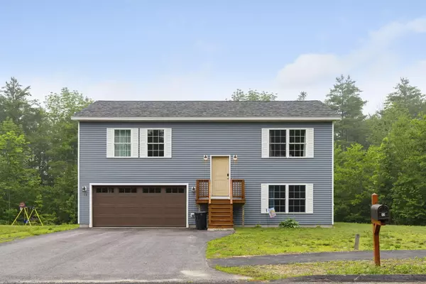 13 Meredith DR, Windham, ME 04062