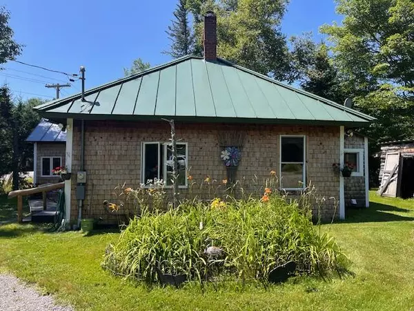 Rangeley, ME 04970,3805 Main ST