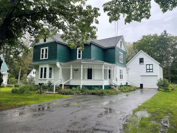 Paris, ME 04281,15 Highland AVE