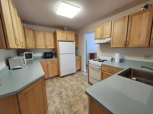 Ogunquit, ME 03907,33 Ledge RD