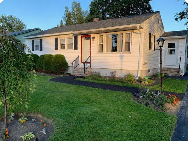 10 Oakdale ST, Waterville, ME 04901