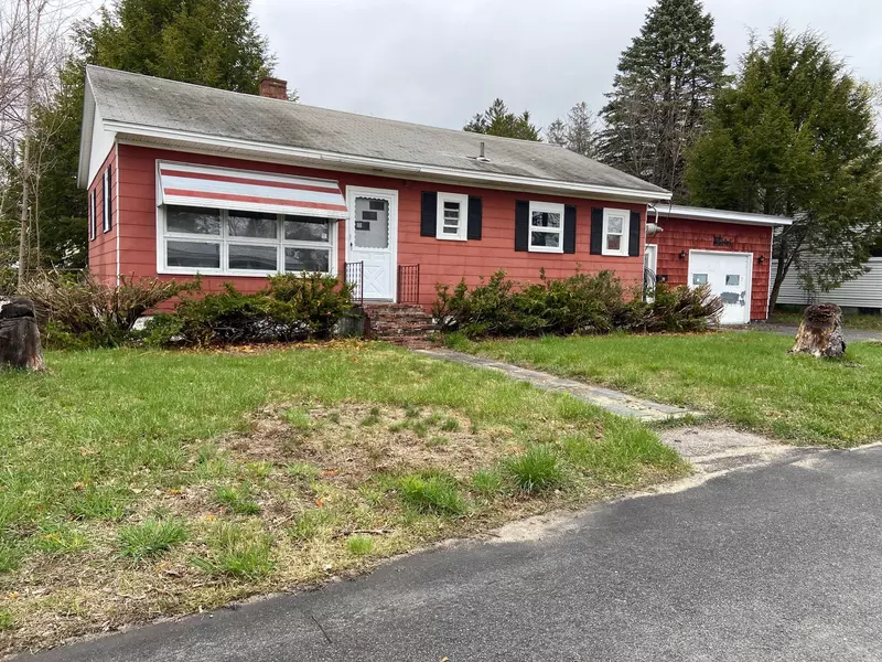 2 Labonte AVE E, Saco, ME 04072