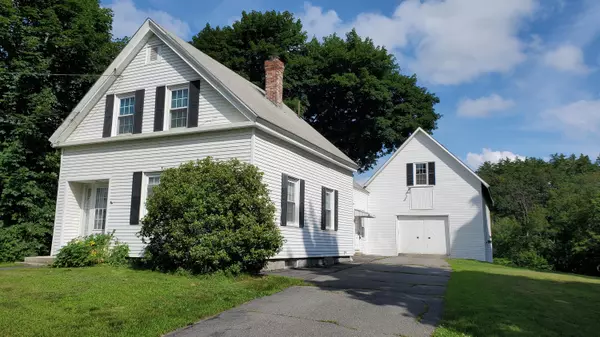 32 Water ST, Oakland, ME 04963