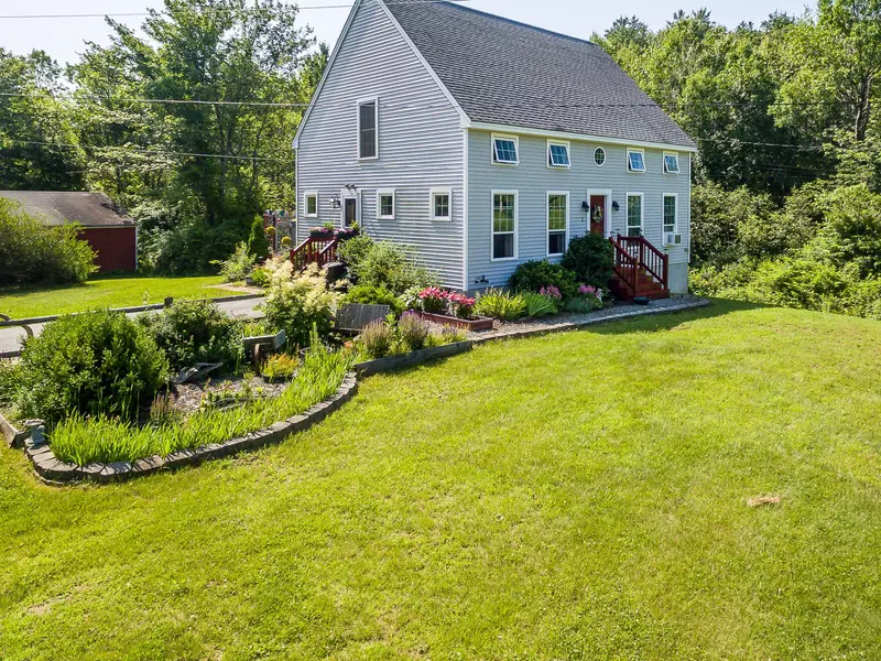 3 Yawkey WAY, Topsham, ME 04086