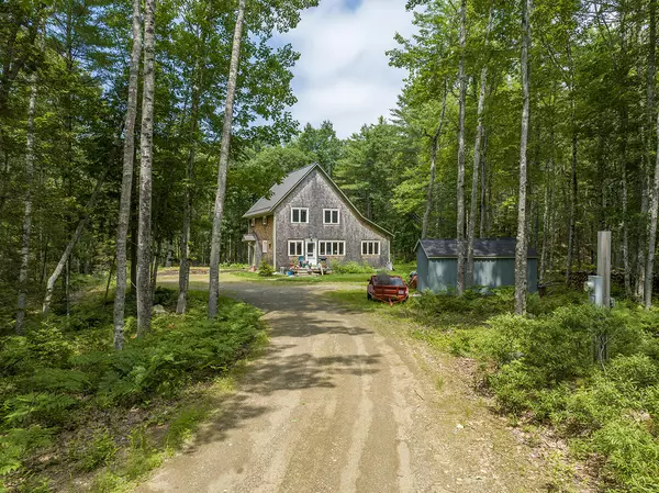 118 N Cobbtown RD, Lincolnville, ME 04849