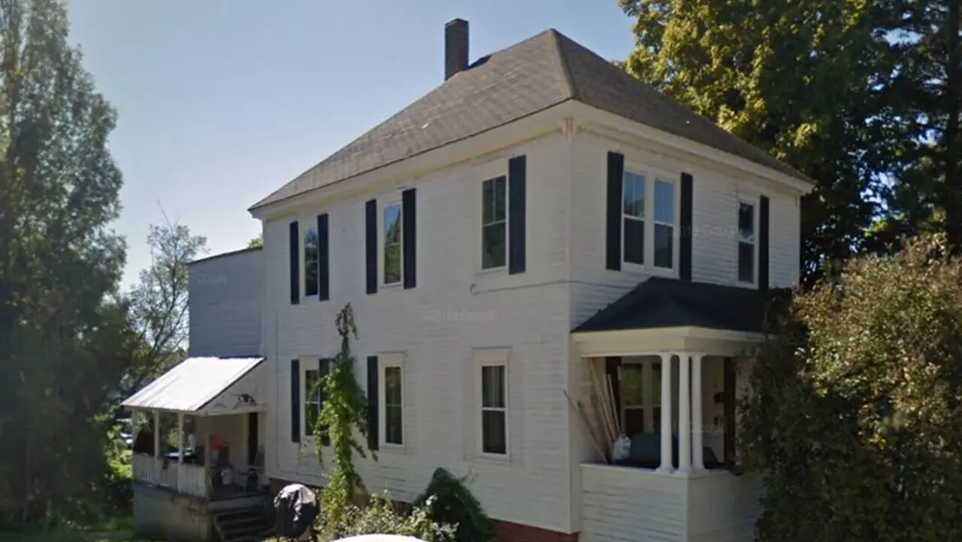 13 Jewell ST, Jay, ME 04239