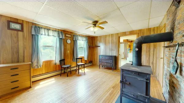 Wales, ME 04280,287 East RD