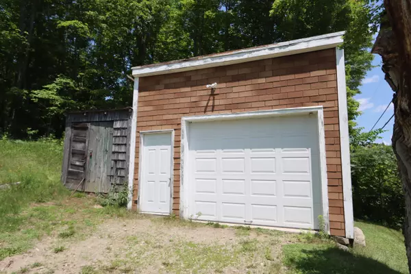 Wales, ME 04280,287 East RD