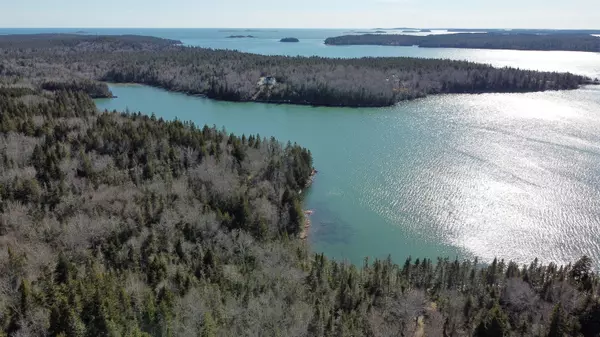 11 Collins Cove RD, Machiasport, ME 04655