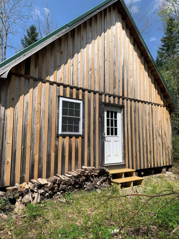 Howland, ME 04448,86 Rivers Edge LN