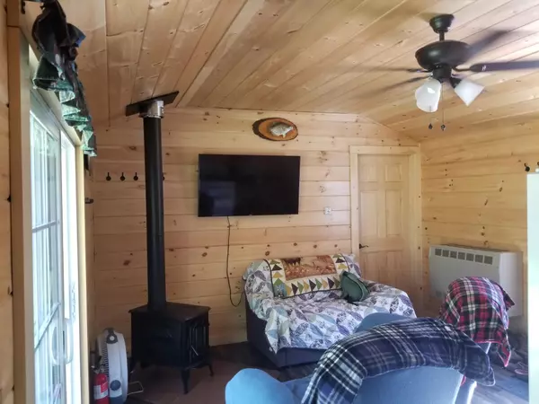 Howland, ME 04448,102 Rivers Edge LN