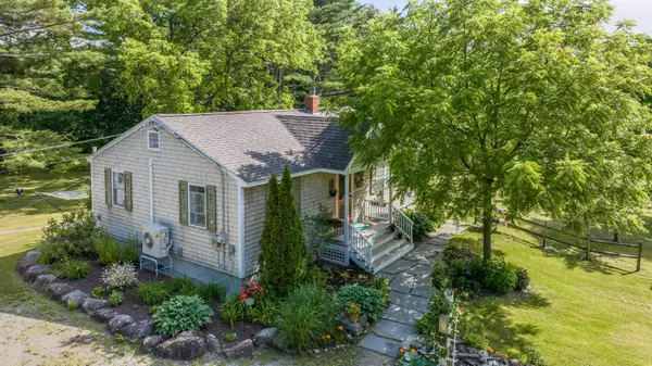 103 Thurlow RD, Lincolnville, ME 04849