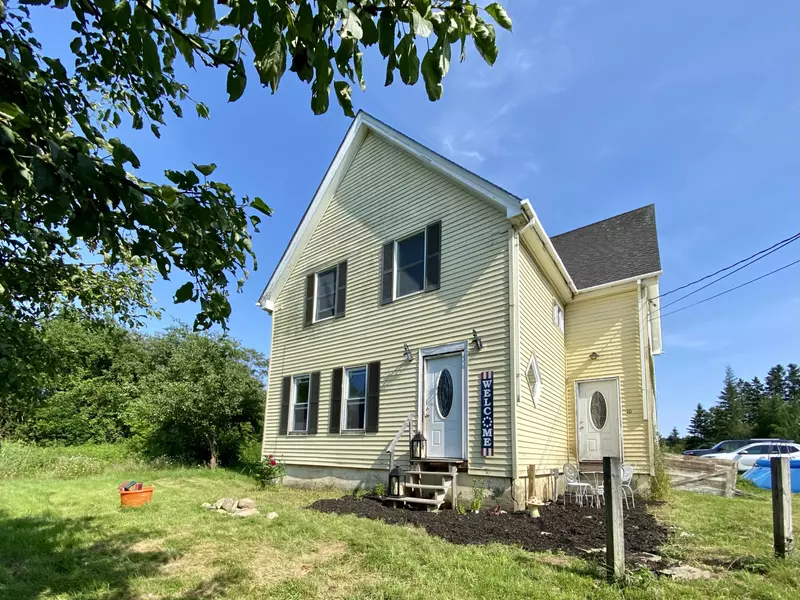10 Barker LN, Lubec, ME 04652