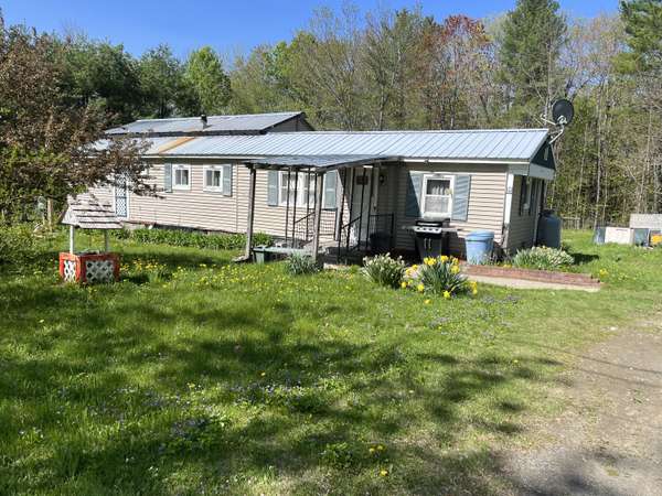 10 Currier Hill RD, Mount Vernon, ME 04352