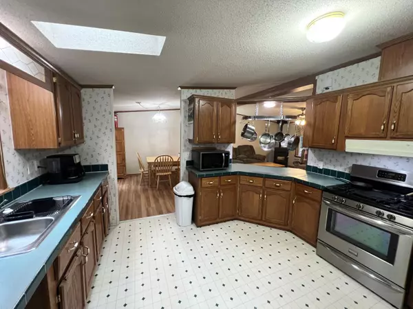 Poland, ME 04274,397 Spring Water RD