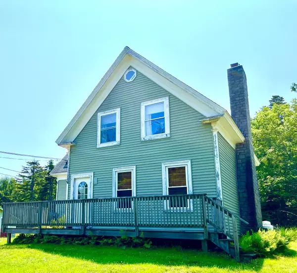220 Seawall RD, Southwest Harbor, ME 04679
