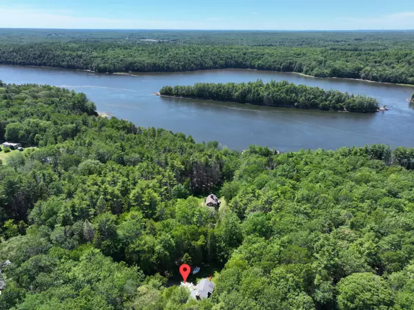 13 Evergreen LN, Westport Island, ME 04578