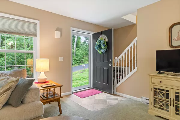 Wiscasset, ME 04578,13 Flood AVE