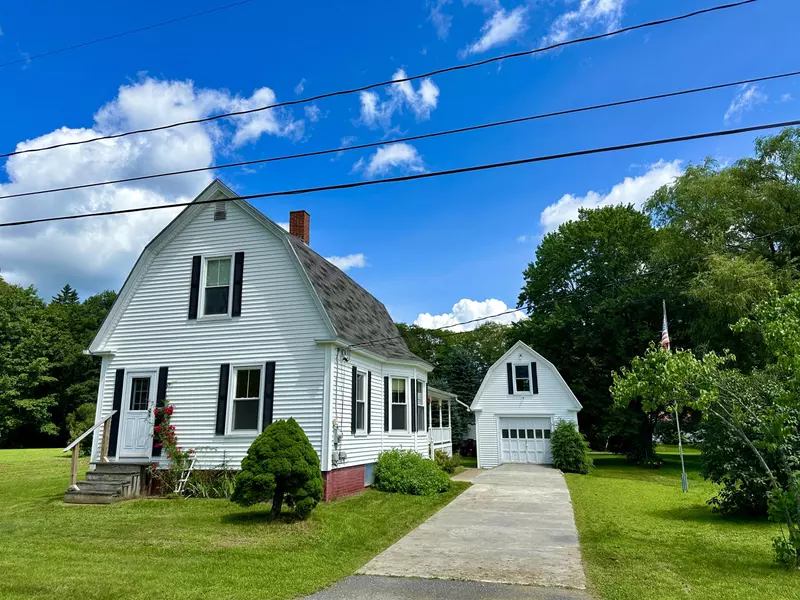 35 Grove ST, Lisbon, ME 04252